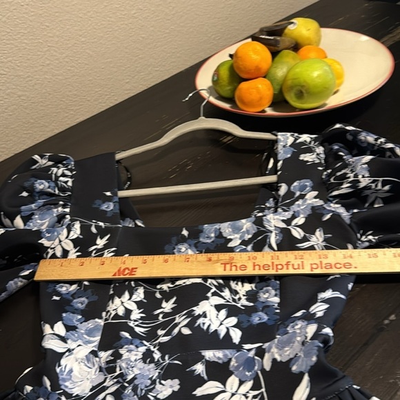 NWOT Floral Marciano by Guess Peplum - Picture 4 of 5